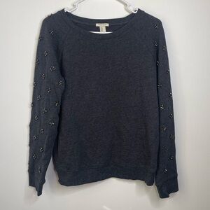 Forever 21 gray crewneck sweatshirt with beaded flower embellishment size Medium